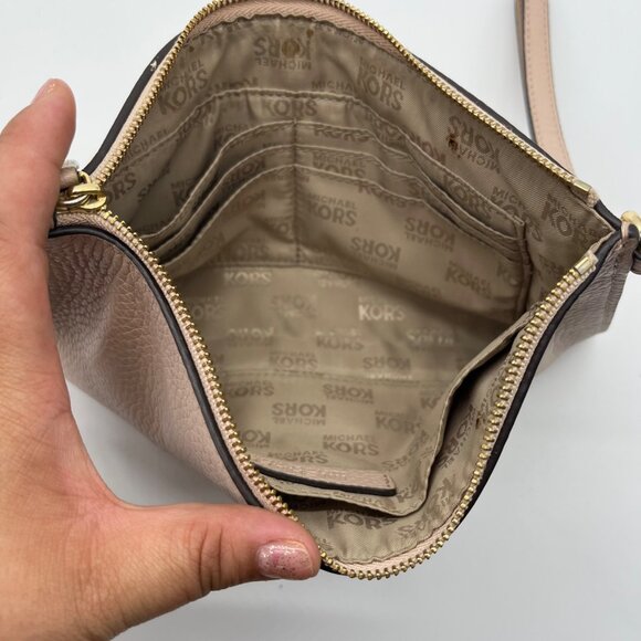 Michael Kors Light Pink Pebbled Leather Jet Set Tote & Wristlet - Picture 11 of 12